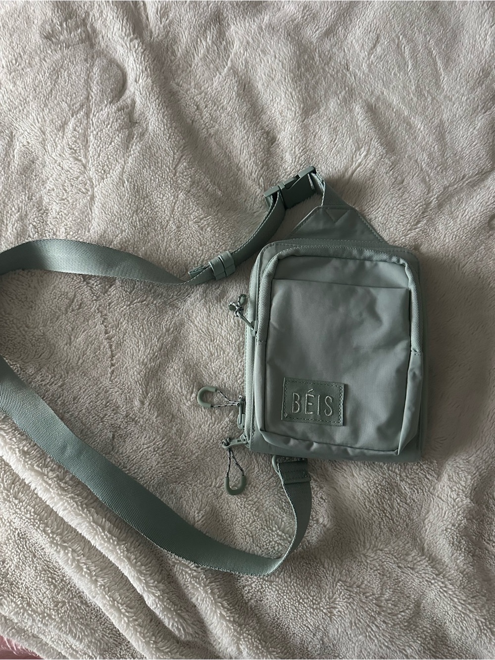 BEIS Sling Bag in Sage